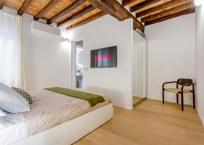 Fumo Di Lambrusco - Rua Frati 34 Palace By Movebnb モデナ