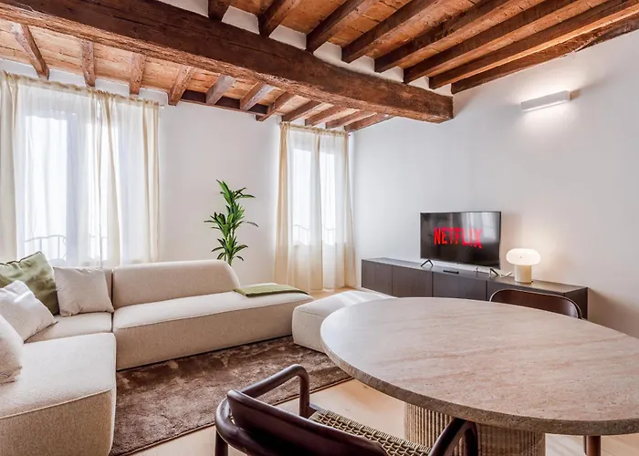 Fumo Di Lambrusco - Rua Frati 34 Palace By Movebnb アパート